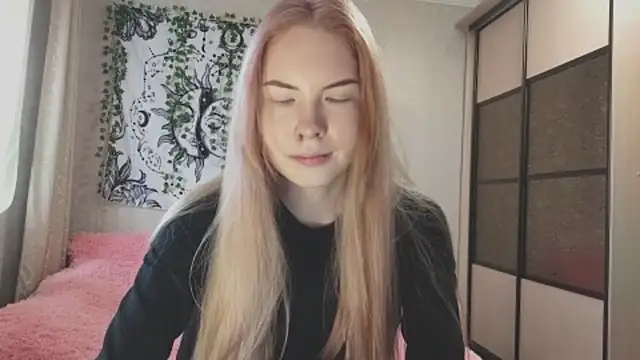 VETT KITTY online show from 11-23-25, 06:12