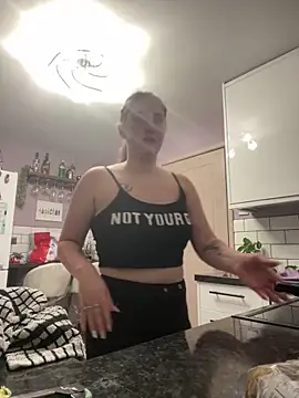 YourFrenchFeliciexo online show from 10-27-25, 09:05