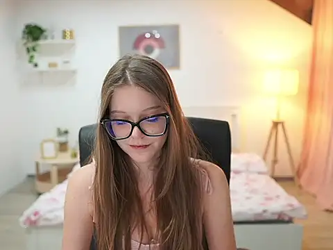 lisa mccoy  online show from 10-18-25, 01:35