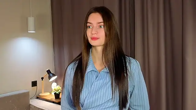 Snapshot of RosaMunoz_ chatting on 10-20-25, 05:42 RosaMunoz online show from 10-20-25, 05:42