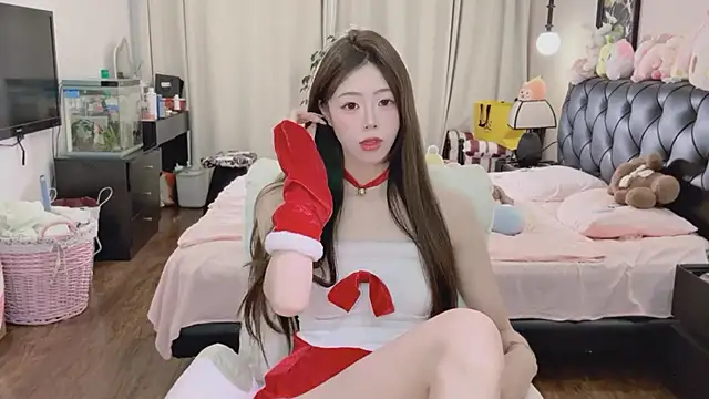 Onecutelittle online show from 06-13-26, 06:55