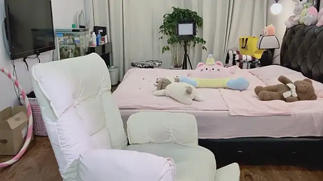 Onecutelittle online show from 06-14-26, 07:20