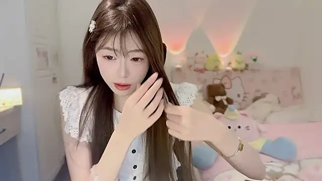 Onecutelittle online show from 11-01-25, 06:41