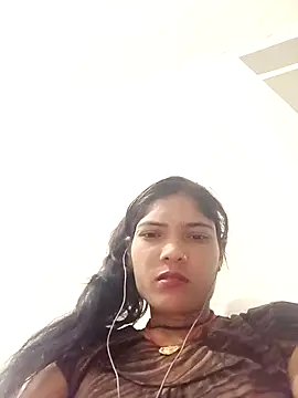 Snapshot of CUTE_NESA chatting on 10-21-25, 07:13 CUTE NESA online show from 10-21-25, 07:13