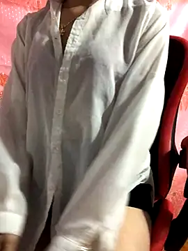 Kylie beem online show from 10-26-25, 01:33