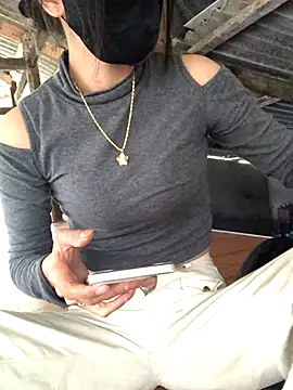 Kylie beem online show from 11-08-25, 01:42