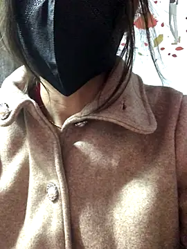 Kylie beem online show from 11-27-25, 02:12