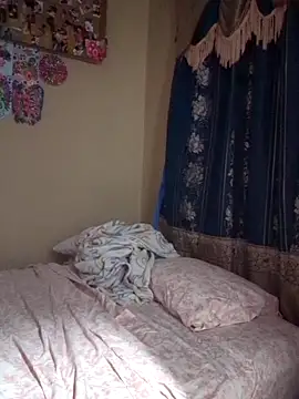 chocolatestrawberrydips online show from 04-13-26, 05:44