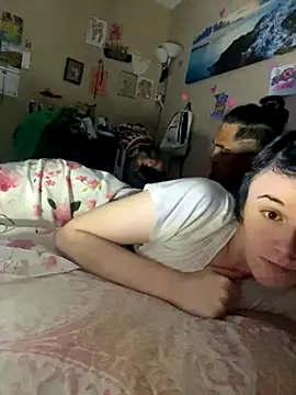 chocolatestrawberrydips online show from 11-08-25, 06:39