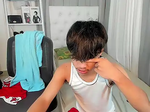 Snapshot of hardcocktwink chatting on 01-10-26, 05:19 hardcocktwink online show from 01-10-26, 05:19