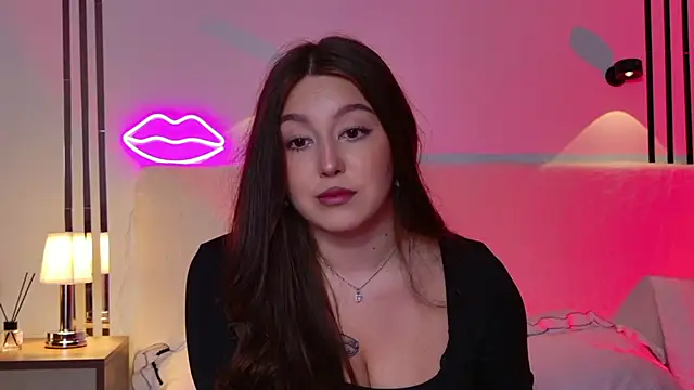  Tessa May  online show from 11-21-25, 10:42