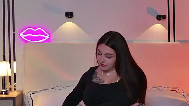  Tessa May  online show from 11-13-25, 12:25