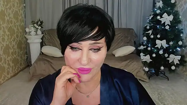 KiraTempt online show from 12-18-25, 11:47