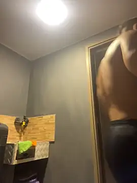 FreszX online show from 04-21-26, 05:08