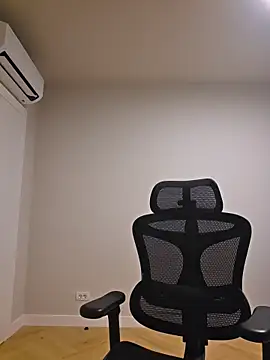 MiaRides19 online show from 04-07-26, 08:21