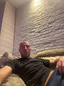 Rotteei1 online show from 12-19-25, 08:38