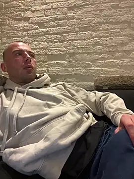 Rotteei1 online show from 03-10-26, 08:29