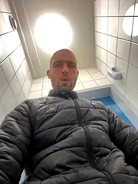 Rotteei1 online show from 11-03-25, 01:04