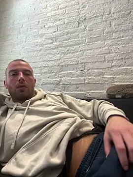 Rotteei1 online show from 03-12-26, 10:41