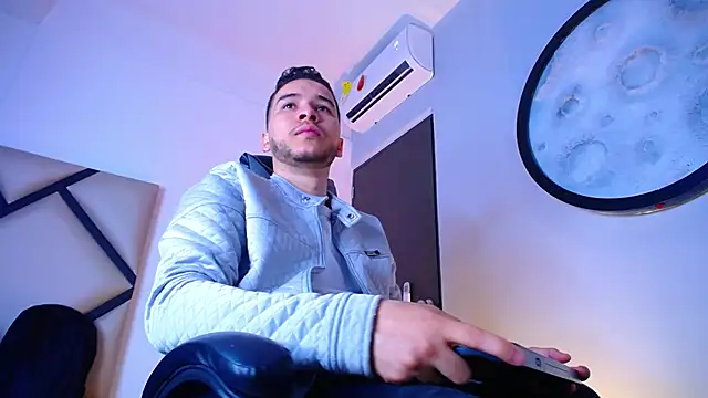 mike 257 online show from 12-05-25, 12:04