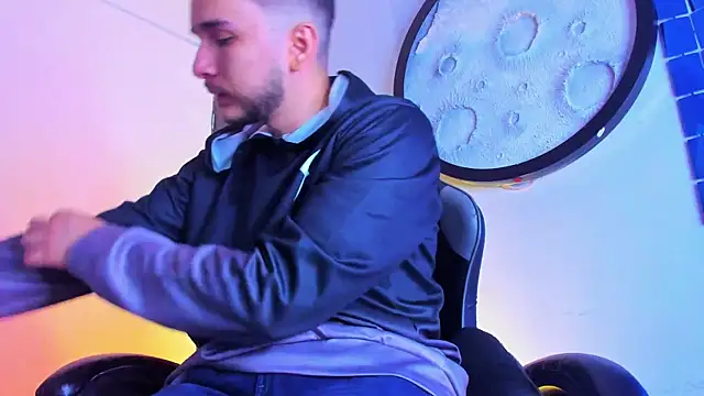 Snapshot of mike_257 chatting on 03-03-26, 11:28 mike 257 online show from 03-03-26, 11:28