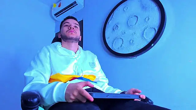 Snapshot of mike_257 chatting on 02-24-26, 11:44 mike 257 online show from 02-24-26, 11:44