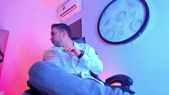 Snapshot of mike_257 chatting on 02-09-26, 11:30 mike 257 online show from 02-09-26, 11:30