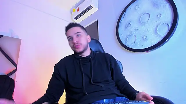 Snapshot of mike_257 chatting on 02-18-26, 11:50 mike 257 online show from 02-18-26, 11:50