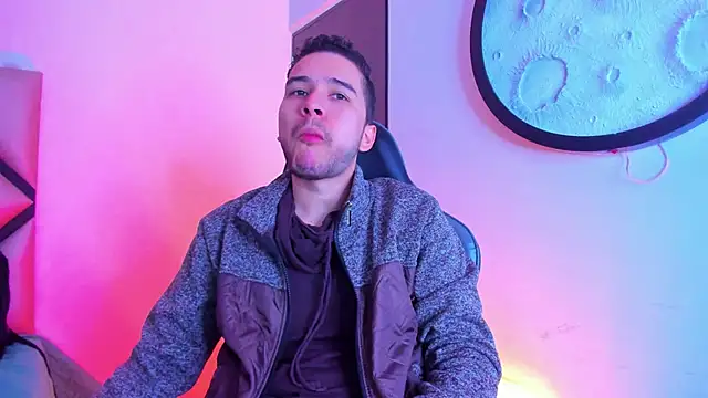 Snapshot of mike_257 chatting on 02-10-26, 11:42 mike 257 online show from 02-10-26, 11:42