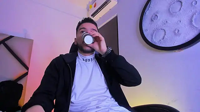 Snapshot of mike_257 chatting on 02-17-26, 11:51 mike 257 online show from 02-17-26, 11:51