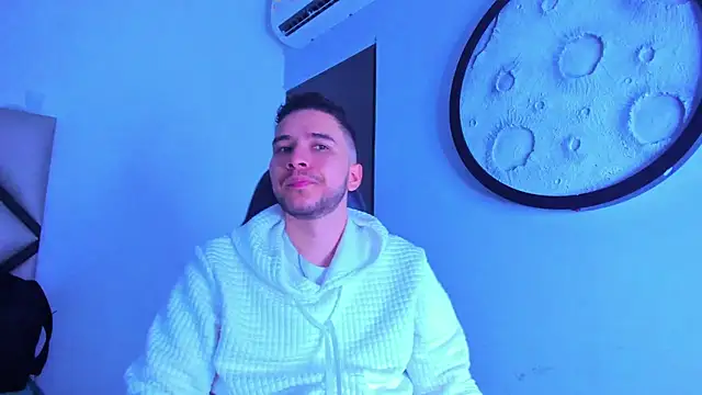 Snapshot of mike_257 chatting on 02-14-26, 11:32 mike 257 online show from 02-14-26, 11:32