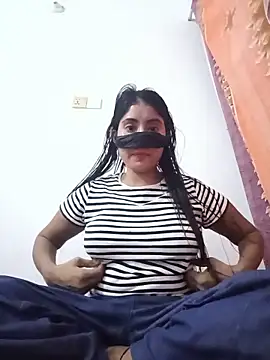 Snapshot of Hot_Angle chatting on 06-07-26, 02:00 Hot Angle online show from 06-07-26, 02:00