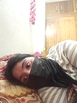 Snapshot of Hot_Angle chatting on 11-17-25, 03:38 Hot Angle online show from 11-17-25, 03:38