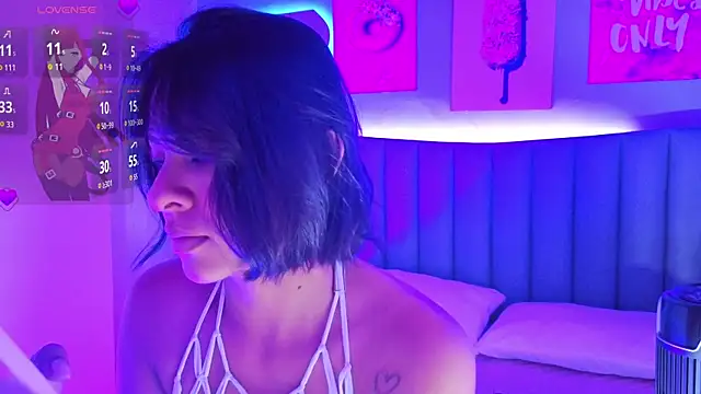 Aria Russo online show from 04-04-26, 01:39