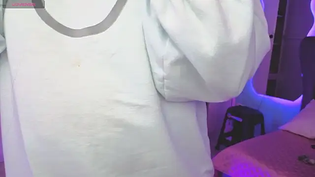 Aria Russo online show from 03-27-26, 02:51