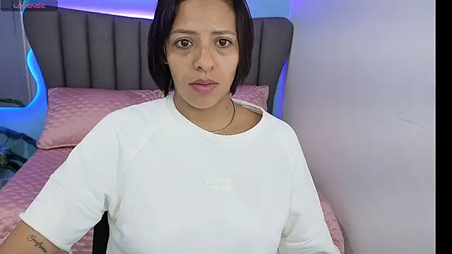 Aria Russo online show from 11-14-25, 03:05