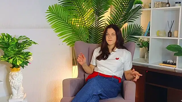 Snapshot of KerriDezalia chatting on 10-19-25, 01:58 KerriDezalia online show from 10-19-25, 01:58