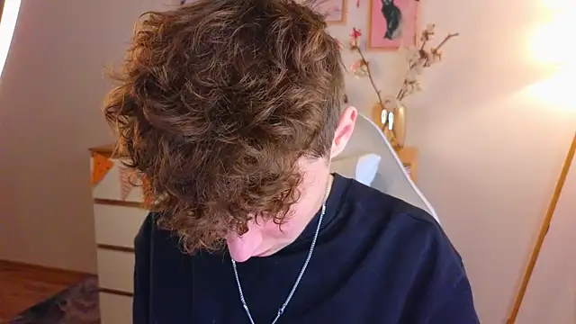 crisp1n online show from 11-11-25, 03:07