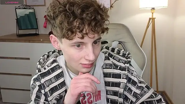 crisp1n online show from 02-06-26, 12:12