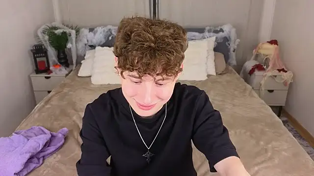 crisp1n online show from 10-30-25, 03:09