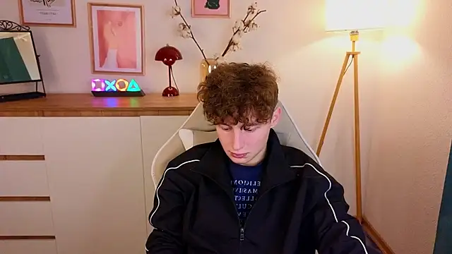 crisp1n online show from 10-21-25, 01:21