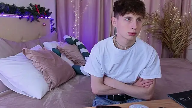 crisp1n online show from 12-15-25, 10:15