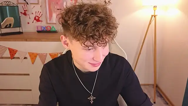 crisp1n online show from 10-29-25, 03:44