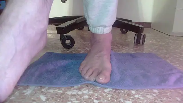 Snapshot of topg84 chatting on 02-13-26, 04:29 topg84 online show from 02-13-26, 04:29