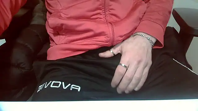 Snapshot of topg84 chatting on 02-06-26, 05:20 topg84 online show from 02-06-26, 05:20