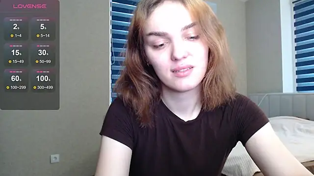 EmiliaRhodes online show from 10-28-25, 02:16