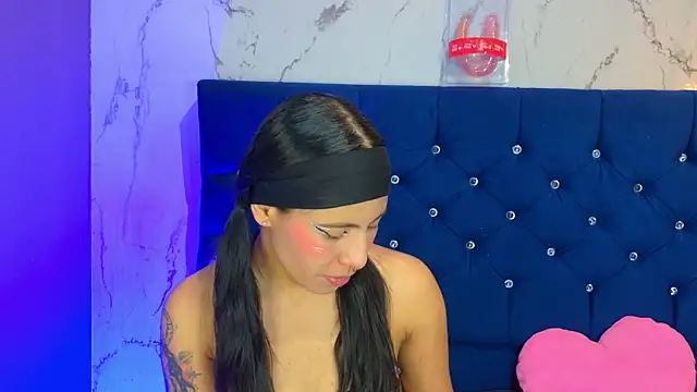 Snapshot of Dakotaa_Johnson chatting on 05-02-26, 11:10 Dakotaa Johnson online show from 05-02-26, 11:10