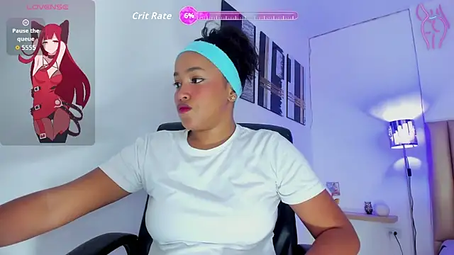 NahomiWalker  online show from 10-28-25, 07:57