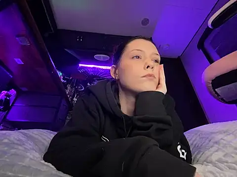 Thedeepwebcutie online show from 06-27-26, 03:56