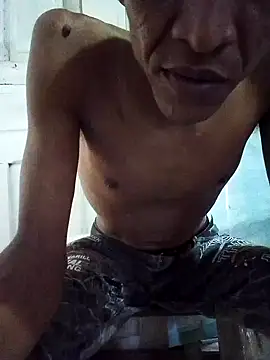 Snapshot of Estebanbigcock23 chatting on 11-27-25, 06:41 Estebanbigcock23 online show from 11-27-25, 06:41